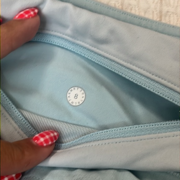 Lululemon shorts light blue - Picture 3 of 3